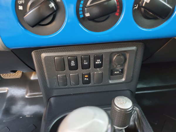 Toyota FJ Cruiser 2008/6 Blue LHD Petrol AT SUV 4WD