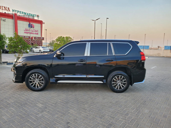 Toyota LAND CRUISER PRADO 2013/4 Black Metallic LHD Gasoline AT SUV 4WD view 4