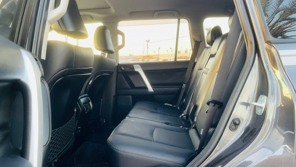 Toyota LAND CRUISER PRADO 2018/ Grey RHD Diesel AT SUV 4WD view 7