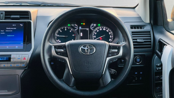 Toyota LAND CRUISER PRADO 2018/ Grey RHD Diesel AT SUV 4WD view 17