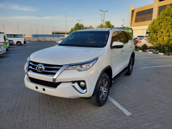 Toyota Fortuner 2018/ White LHD Petrol AT SUV 4WD