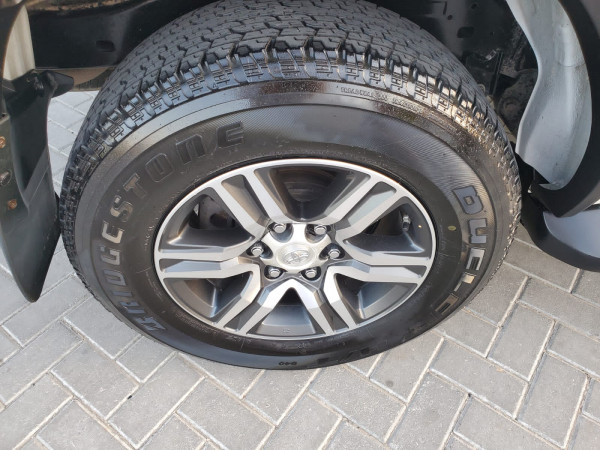 Toyota Fortuner 2018/ White LHD Petrol AT SUV 4WD view 3