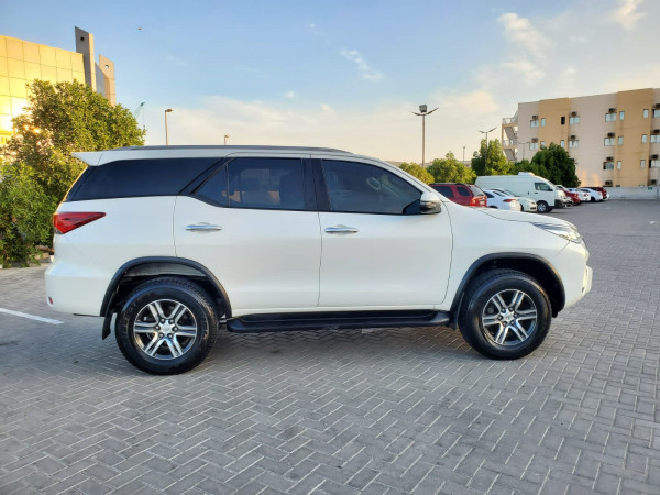 Toyota Fortuner 2018/ White LHD Petrol AT SUV 4WD view 9