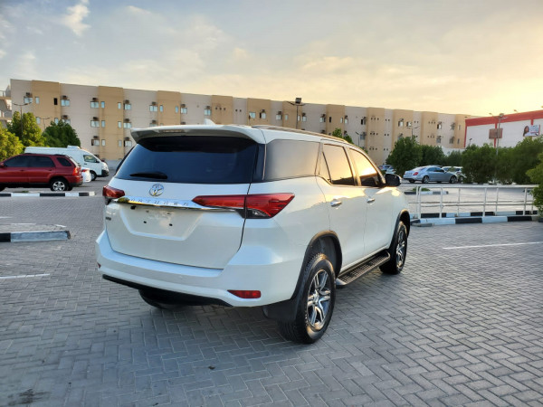 Toyota Fortuner 2018/ White LHD Petrol AT SUV 4WD view 10