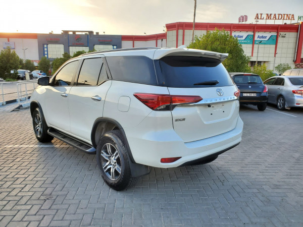 Toyota Fortuner 2018/ White LHD Petrol AT SUV 4WD view 11