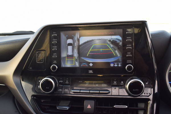 Toyota Kluger 2021/ Silver RHD Petrol AT SUV 4WD view 3