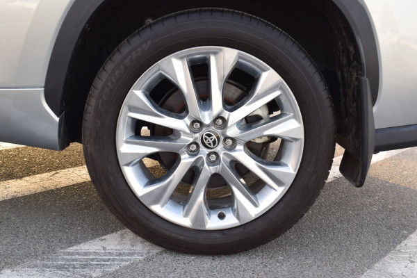 Toyota Kluger 2021/ Silver RHD Petrol AT SUV 4WD view 7