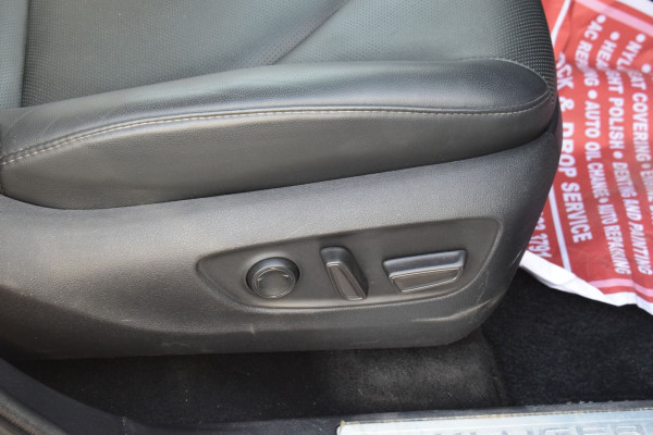 Toyota Kluger 2021/ Silver RHD Petrol AT SUV 4WD view 8