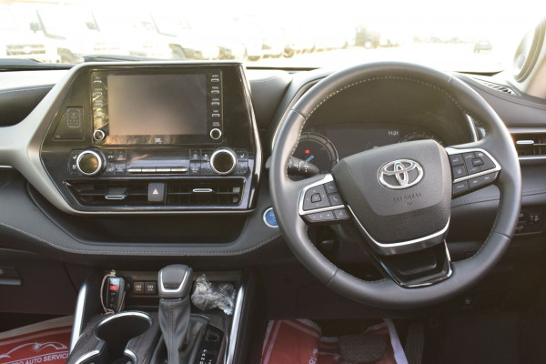 Toyota Kluger 2021/ Silver RHD Petrol AT SUV 4WD view 11