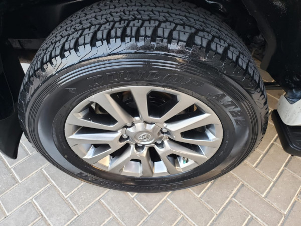 Toyota LAND CRUISER PRADO 2019  White LHD Gasoline AT SUV 4WD view 5