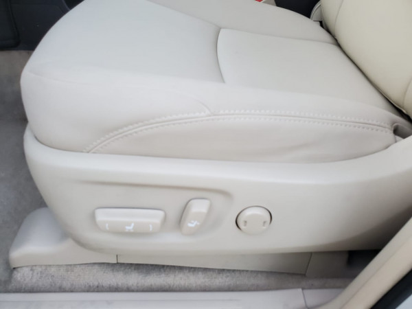 Toyota LAND CRUISER PRADO 2019  White LHD Gasoline AT SUV 4WD view 11