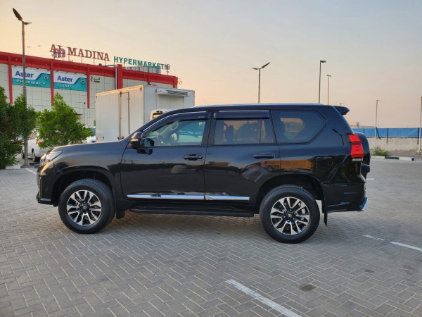 Toyota LAND CRUISER PRADO 2013/ Black LHD Petrol AT SUV 4WD view 3