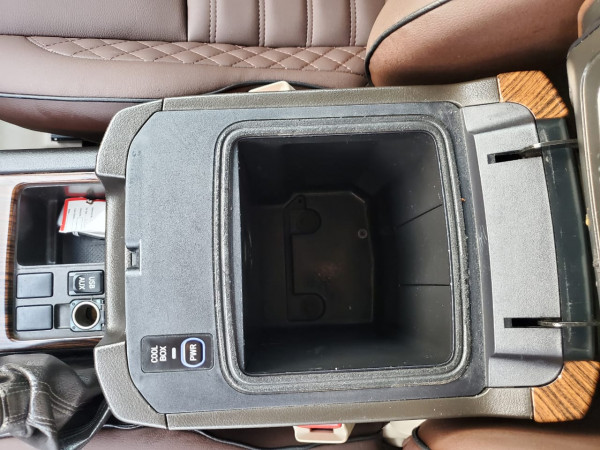 Toyota LAND CRUISER PRADO 2010  Grey LHD Petrol AT SUV 4WD view 8