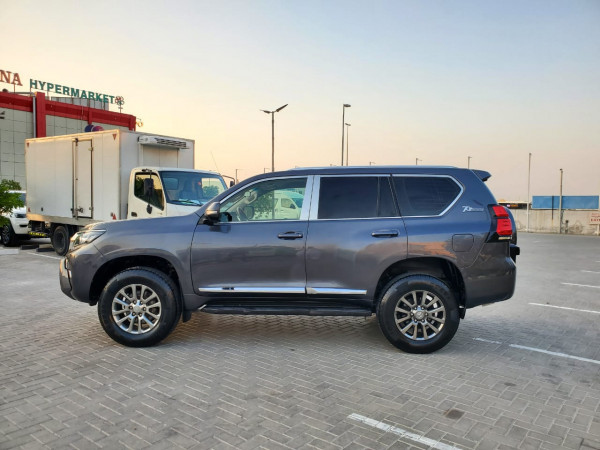 Toyota LAND CRUISER PRADO 2010  Grey LHD Petrol AT SUV 4WD view 10