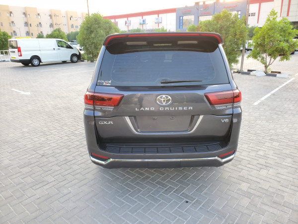 Toyota Land Cruiser 2013 02 Grey LHD Petrol AT SUV 4WD view 8