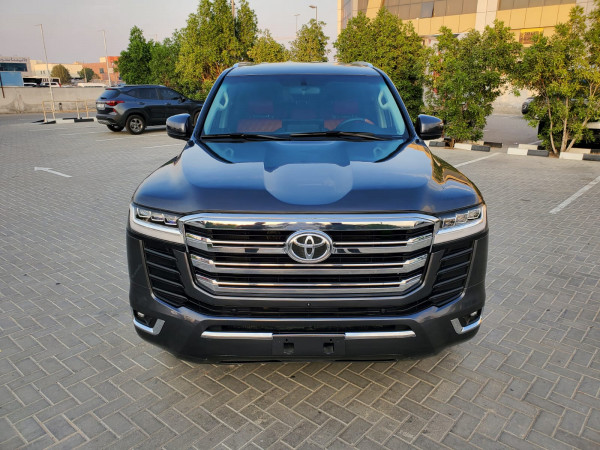 Toyota Land Cruiser 2013 02 Grey LHD Petrol AT SUV 4WD view 9
