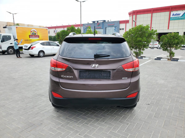 Hyundai Tucson 2014  Bronze LHD Petrol AT SUV 4WD view 10