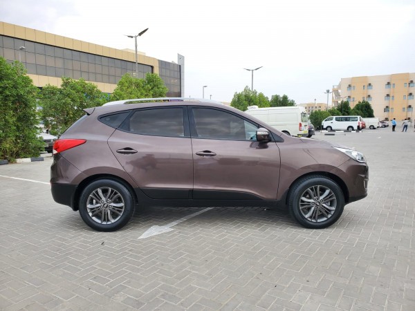 Hyundai Tucson 2014  Bronze LHD Petrol AT SUV 4WD view 11