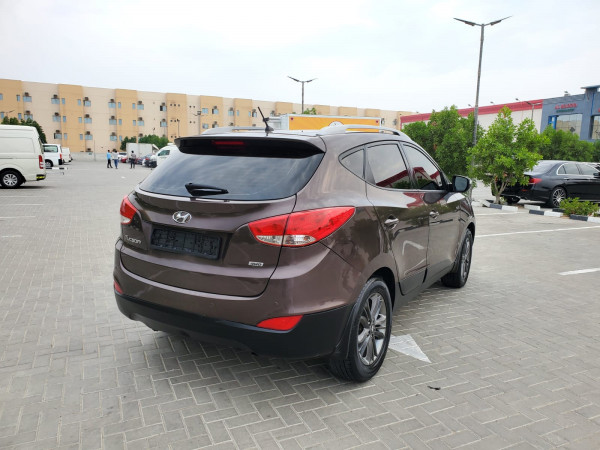 Hyundai Tucson 2014  Bronze LHD Petrol AT SUV 4WD view 12