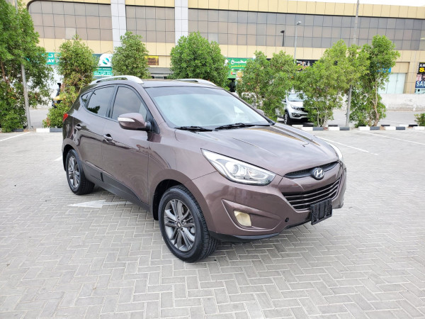 Hyundai Tucson 2014  Bronze LHD Petrol AT SUV 4WD view 15