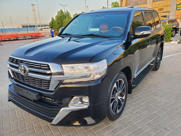 Toyota Land Cruiser 2010/5 Black LHD Petrol AT SUV 4WD view 18