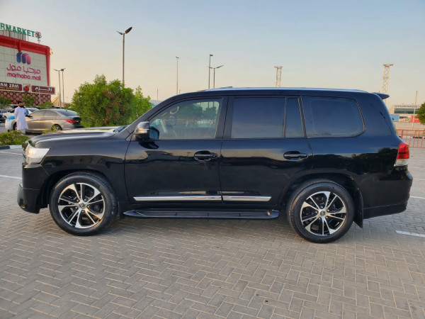Toyota Land Cruiser 2010/5 Black LHD Petrol AT SUV 4WD view 20