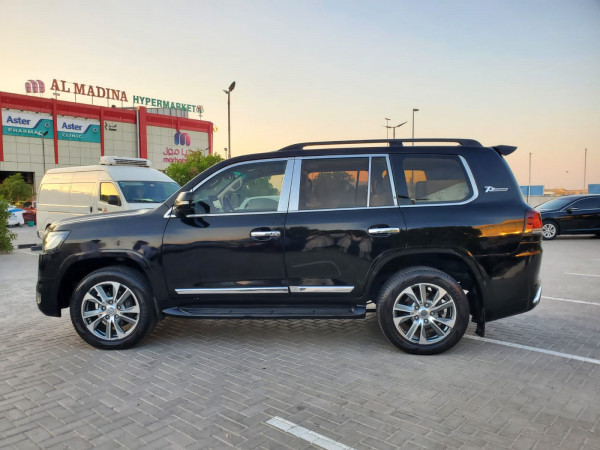 Toyota Land Cruiser 2013  Black LHD Gasoline AT SUV 4WD
