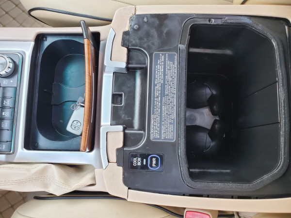 Toyota Land Cruiser 2013  Black LHD Gasoline AT SUV 4WD view 4