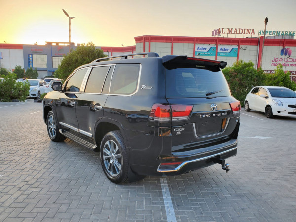 Toyota Land Cruiser 2013  Black LHD Gasoline AT SUV 4WD view 8