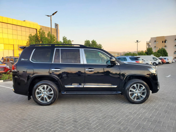 Toyota Land Cruiser 2013  Black LHD Gasoline AT SUV 4WD view 13