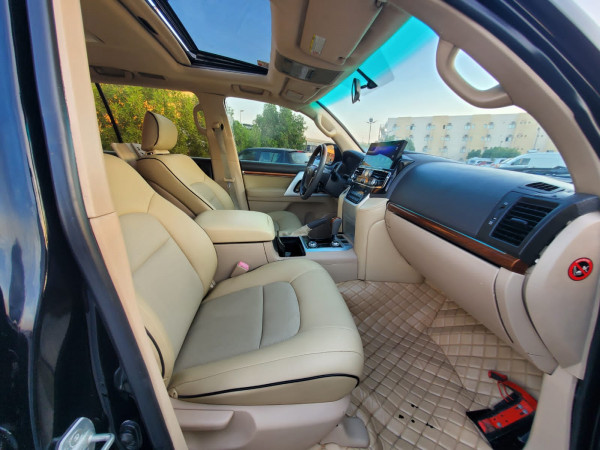 Toyota Land Cruiser 2013  Black LHD Gasoline AT SUV 4WD view 16