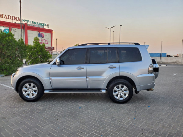 Mitsubishi Pajero 2016/ Silver LHD Gasoline AT SUV 4WD