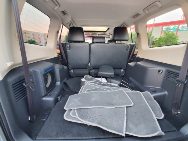 Mitsubishi Pajero 2016/ Silver LHD Gasoline AT SUV 4WD view 3