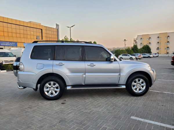 Mitsubishi Pajero 2016/ Silver LHD Gasoline AT SUV 4WD view 17