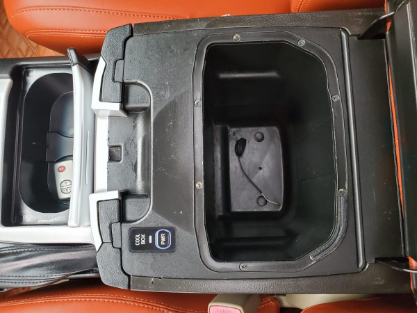 Toyota Land Cruiser 2008 08 Black LHD Gasoline AT SUV 4WD view 10