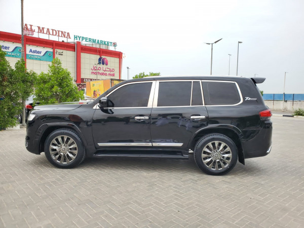 Toyota Land Cruiser 2008 08 Black LHD Gasoline AT SUV 4WD view 13