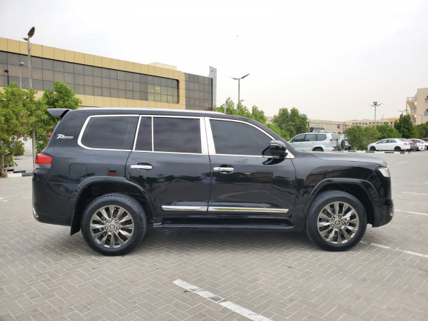 Toyota Land Cruiser 2008 08 Black LHD Gasoline AT SUV 4WD view 19