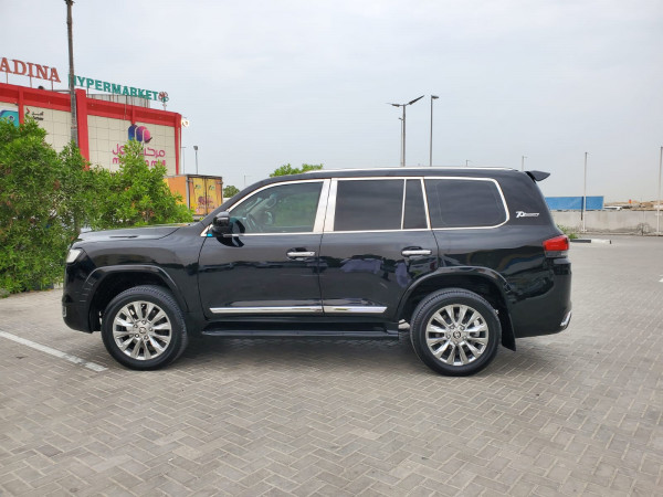 Toyota Land Cruiser 2010 02 Black LHD Gasoline AT SUV 4WD view 8