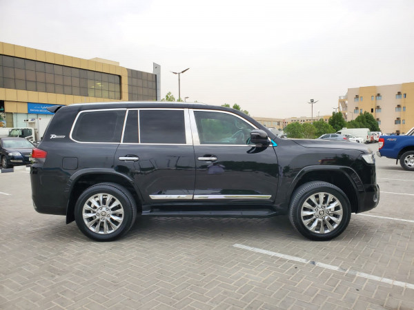 Toyota Land Cruiser 2010 02 Black LHD Gasoline AT SUV 4WD view 9