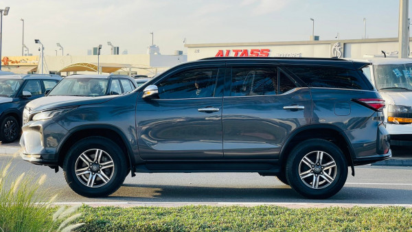 Toyota Fortuner 2017/ Grey LHD Gasoline AT SUV 4WD view 23