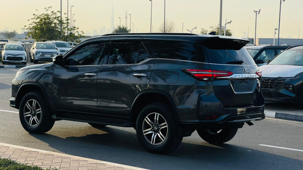 Toyota Fortuner 2017/ Grey LHD Gasoline AT SUV 4WD view 28