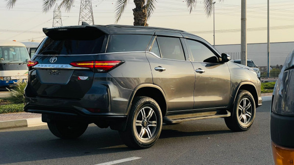 Toyota Fortuner 2017/ Grey LHD Gasoline AT SUV 4WD view 29