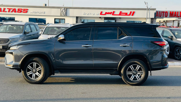 Toyota Fortuner 2017/ Grey LHD Gasoline AT SUV 4WD view 31