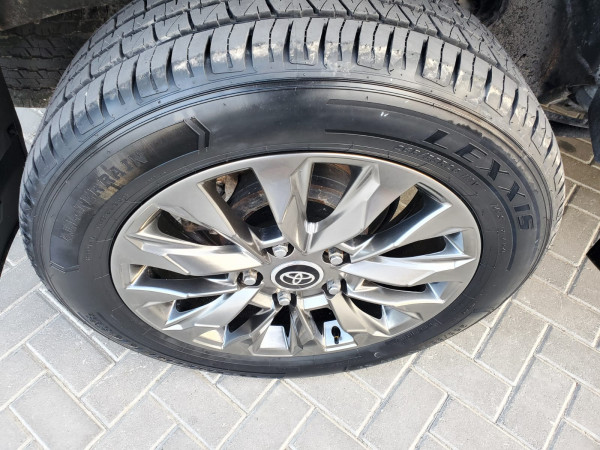 Toyota Land Cruiser 2008  Grey LHD Gasoline AT SUV 4WD view 2