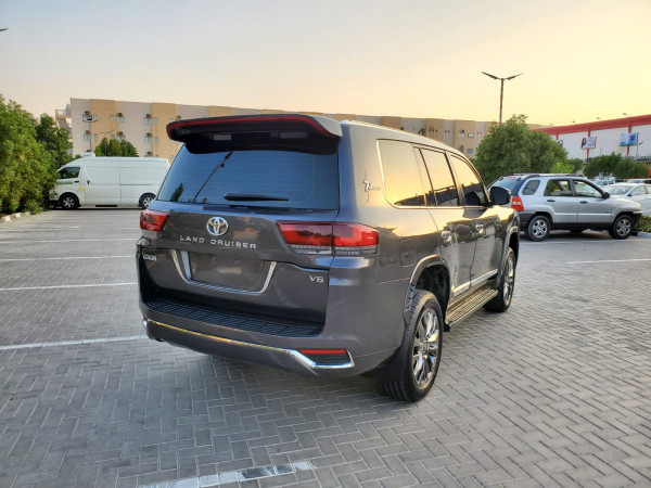 Toyota Land Cruiser 2008  Grey LHD Gasoline AT SUV 4WD view 14