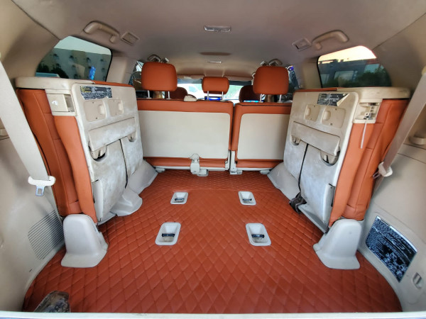 Toyota Land Cruiser 2013 02 Grey LHD Gasoline AT SUV 4WD view 7
