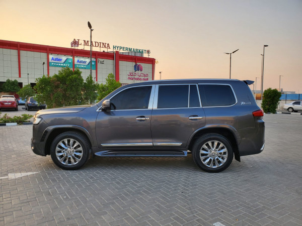 Toyota Land Cruiser 2013 02 Grey LHD Gasoline AT SUV 4WD view 12
