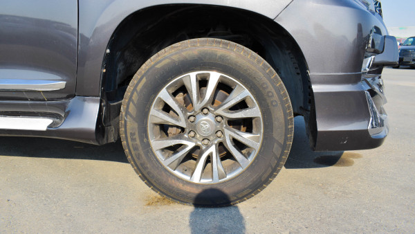 Toyota LAND CRUISER PRADO 2012 04 Grey LHD Gasoline AT SUV 4WD view 19