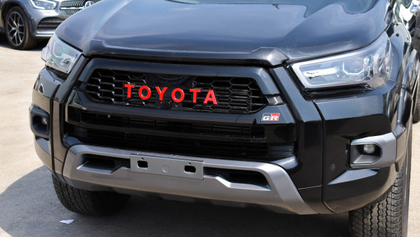 Toyota Hilux 2016 09 Black RHD Diesel AT Pickup 4WD view 15