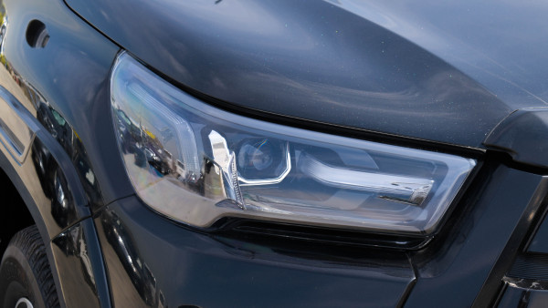 Toyota Hilux 2016 09 Black RHD Diesel AT Pickup 4WD view 16